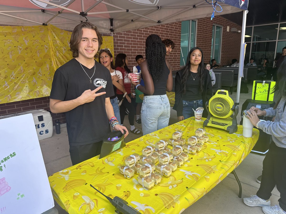 VMHS_XC (@vmhs_xc) on Twitter photo The 2025 Patriot Fall Food Fest was a huge success today! ๐
Our team came through strong, selling homemade banana pudding and the kids couldnโt get enough! ๐๐ฎ #fallfoodfest <a href="/SAVeteransHS/">Veterans Memorial High School</a> #levelup The 2025 Patriot Fall Food Fest was a huge success today! ๐
Our team came through strong, selling homemade banana pudding and the kids couldnโt get enough! ๐๐ฎ #fallfoodfest <a href="/SAVeteransHS/">Veterans Memorial High School</a> #levelup