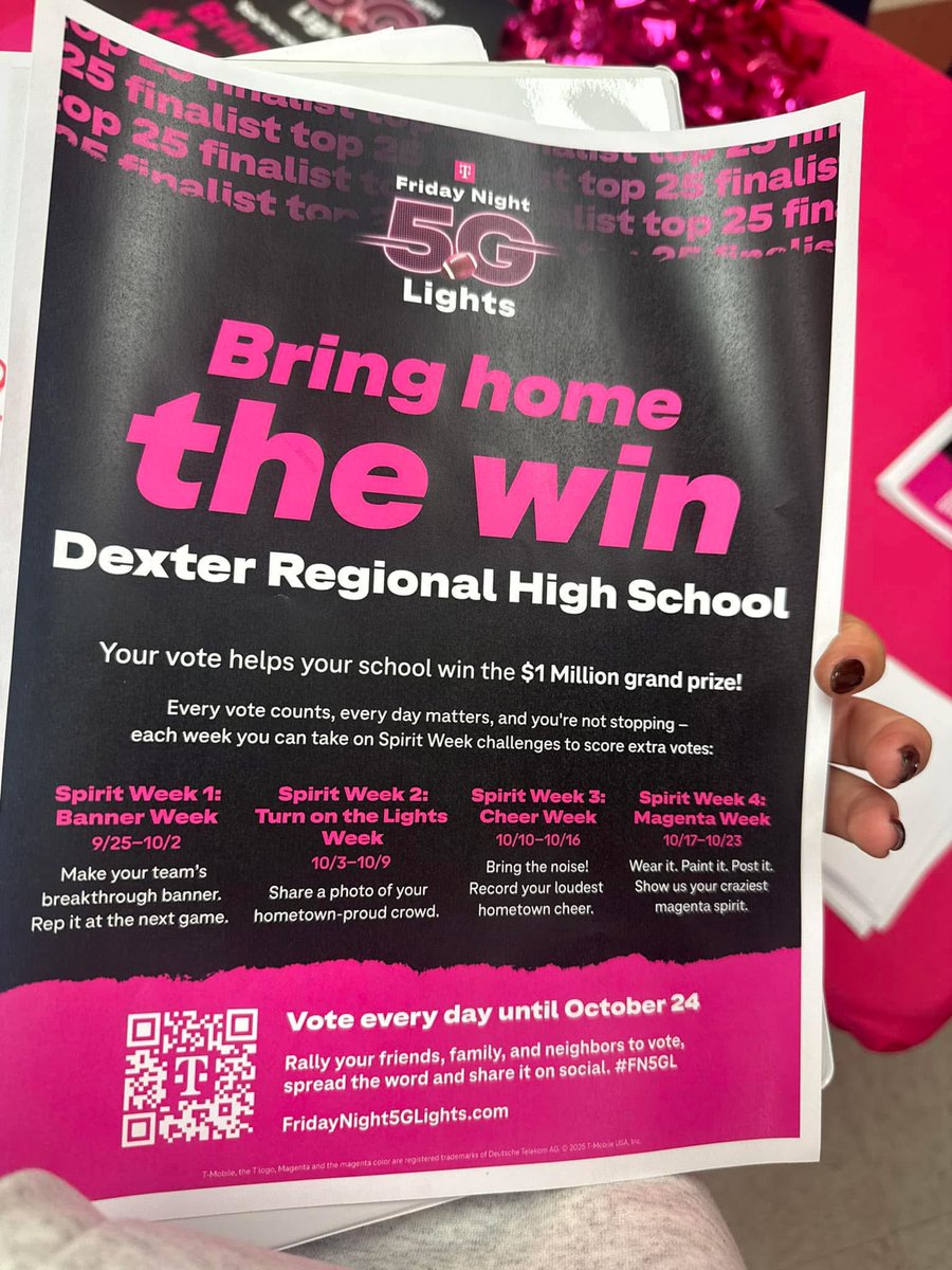 dori_farre37717's tweet image. Such a huge opportunity for this small town and Maine. My son player football for Dexter and now is football head coach and would be a dream come true .  Only takes a few seconds to vote, no spam. Share and vote daily. #FN5GLContest  t-mobile.com/brand/friday-n…