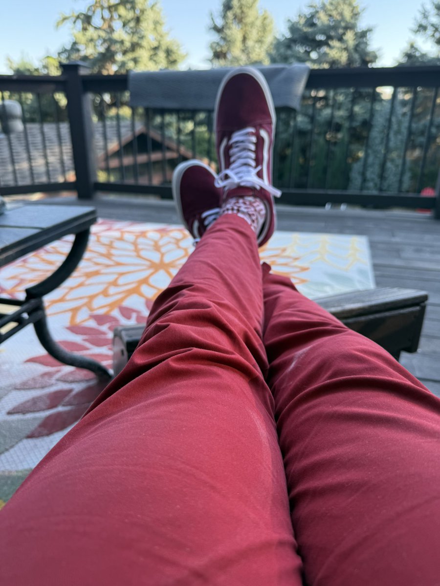 Hoosier red on #IUFB pre-game Friday. Looking forward to the Iowa City road trip tomorrow. Hope Hoosier Fans show up big and we bust up Hawkeye homecoming.