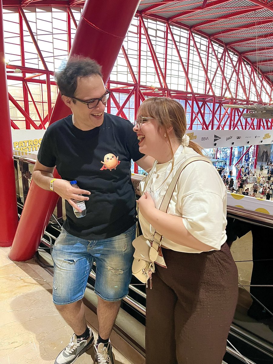 Esta mujer me prestó su abanico en un momento de sudoración extrema hoy, Teresa de Calcuta se queda corta a su lado ❤️‍🩹🌱