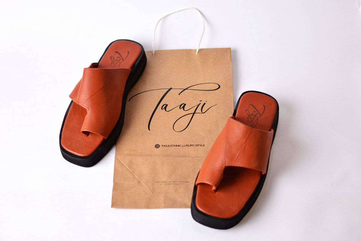 <a href="/ameliembk_/">Amélie Mbk ☥</a> Nos sandales sont du purement made in DRC par des artisans Kinois.
Nous avons une passion pour l’artisanat africain et le travail du cuir 

#congoBusinessSpace