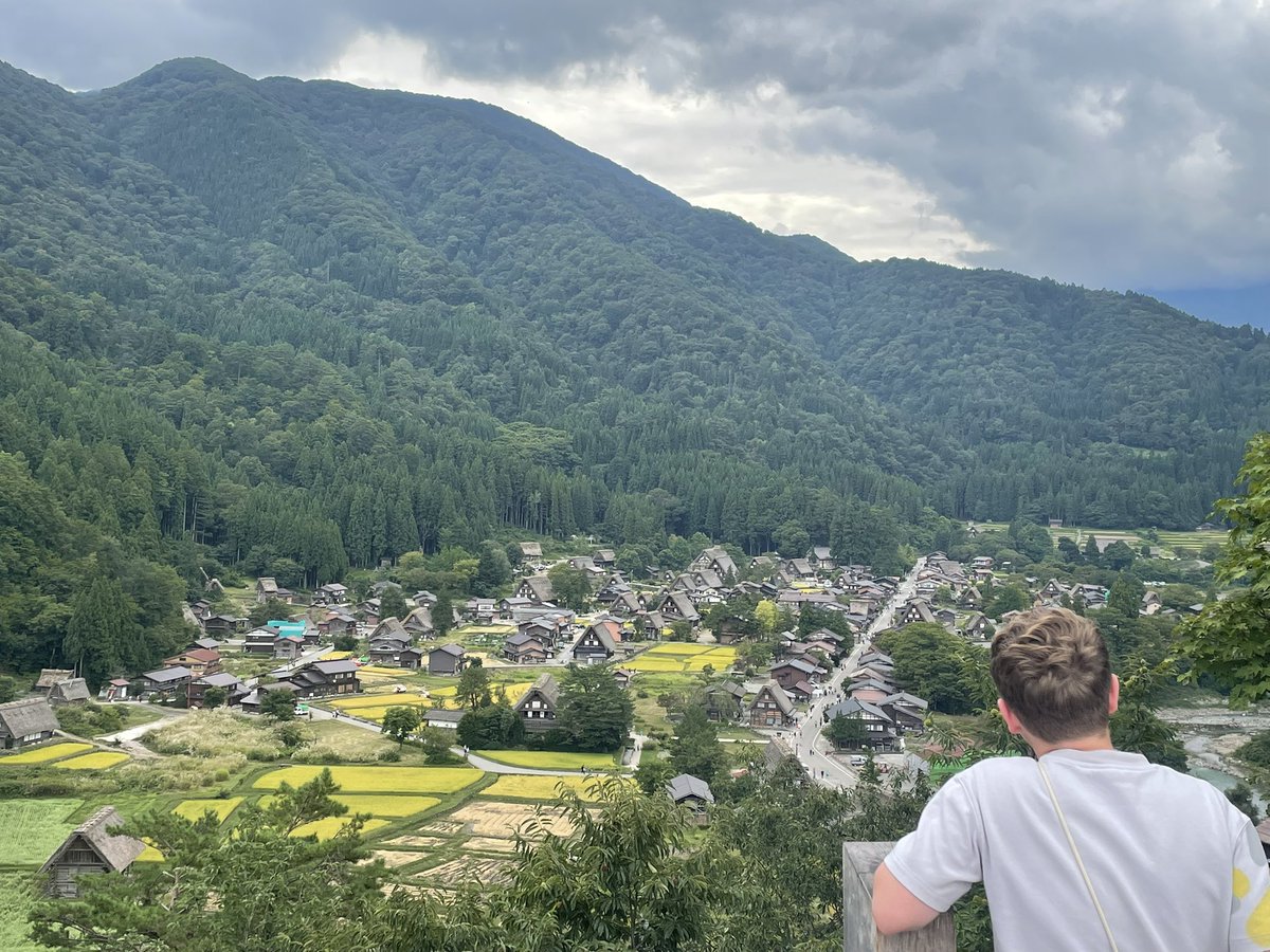 世界文化遺産の『白川郷』
まぁなんと外国人の多さ。

安全で快適に過ごせる国。
日本人はルールやマナーにうるさいけど、
それもまた文化として良いものを残していきたいもの。
