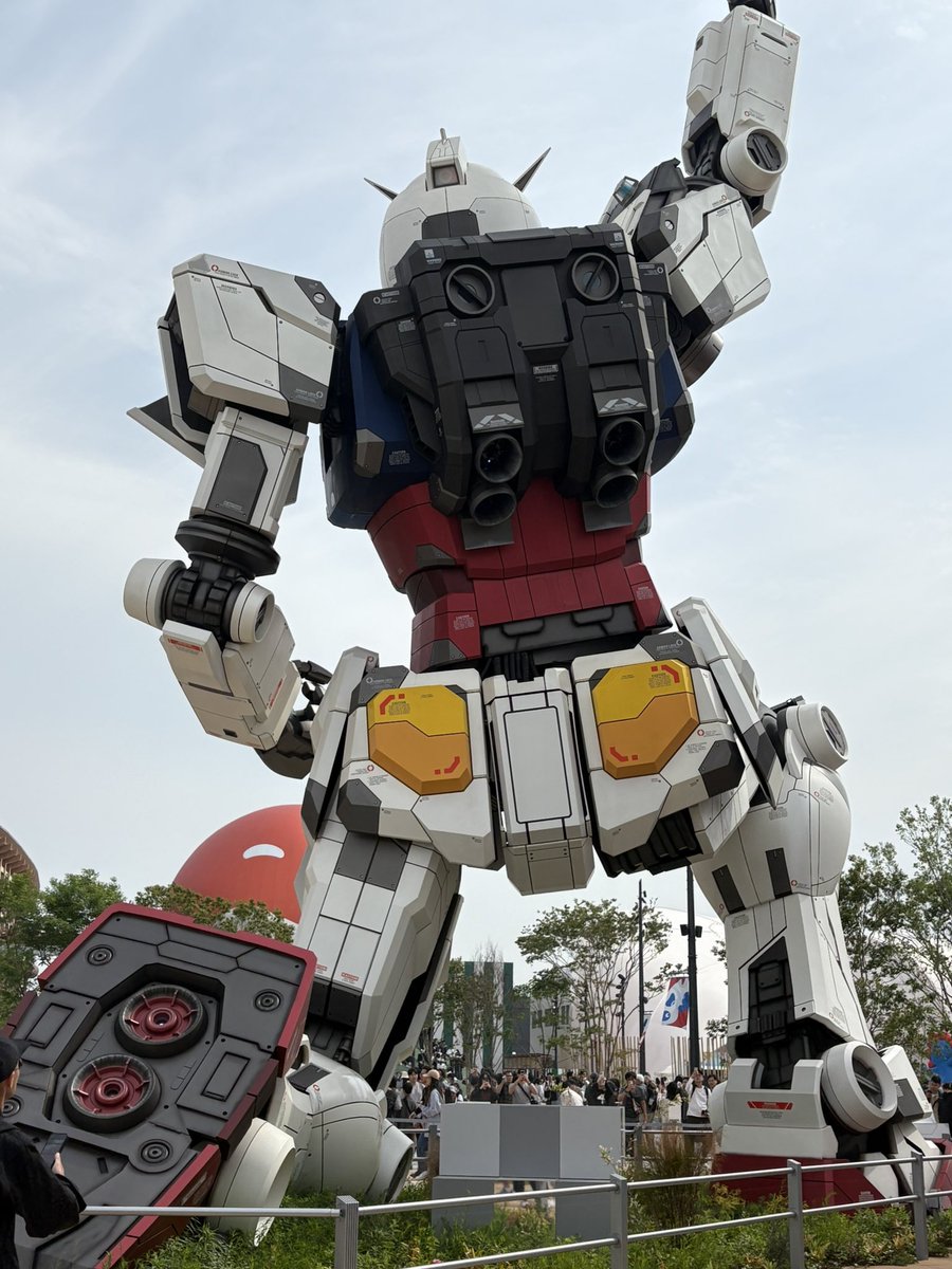 mkkrm625's tweet photo. ひと足早く万博おさめをしてまいりました。新幹線だったり車だったり、近い距離でもないのに割と行けたかな🤣
あきらめたパビリオンも多数…まだ心残りはあるけど楽しかった！
ありがとう万博✨️ https://t.co/IdZua3fGFk