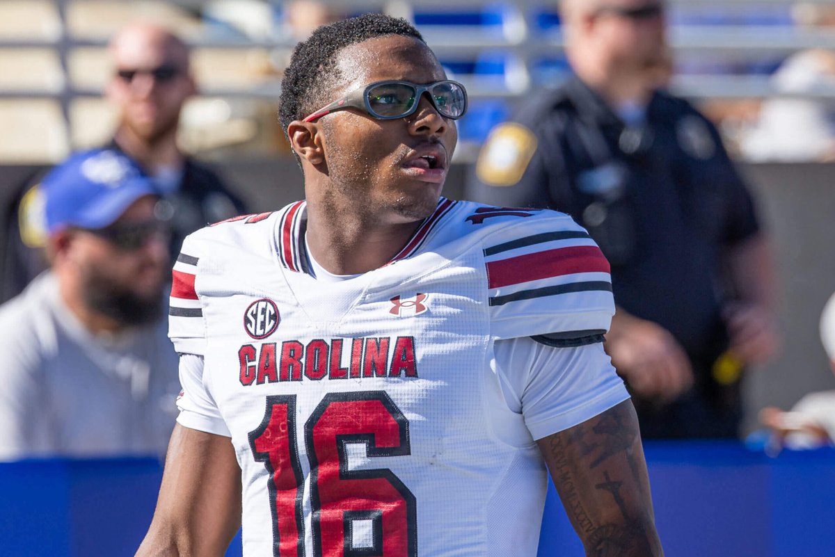 Powerful: South Carolina QB LaNorris Sellers turned down an $8 MILLION NIL offer to transfer to a different school.

"You're 19. You don't need ($8 million). You're in a great spot." - LaNorris's Father told his son.

Extremely respectable. loyalty &gt; money 👏