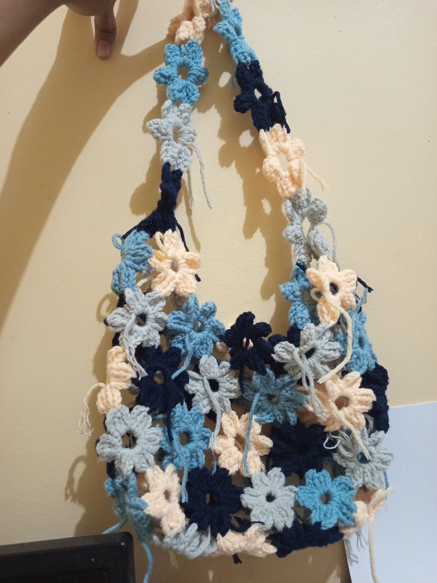 Eangyeu's tweet photo. Should I open for commission? Tpi Masih blm bisa ngerange brp harga2 nya oi #crochet https://t.co/iZNJNphS2N
