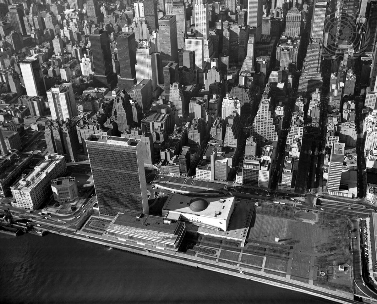 kanniwignaraja's tweet image. As the sun begins to set today, it marks the close of a hectic high-level week at UNGA80!
The world may be facing momentous change, some of it feels like uncertainty and concern, and other moments brought clarity and collective purpose. 
The energy I experienced from Asia and the…