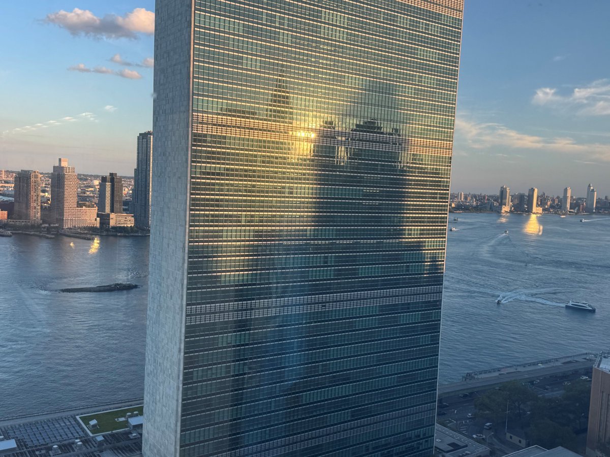 kanniwignaraja's tweet image. As the sun begins to set today, it marks the close of a hectic high-level week at UNGA80!
The world may be facing momentous change, some of it feels like uncertainty and concern, and other moments brought clarity and collective purpose. 
The energy I experienced from Asia and the…