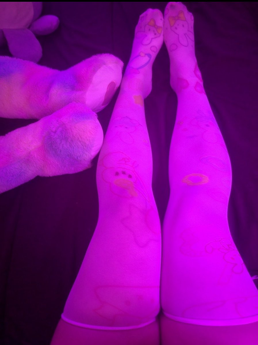 binguspow's tweet photo. Biggest cumshot gets to see more 👀
#cum #footfetısh #feet #nsfwtwt #femdom #mommy #cbt #sissy https://t.co/IB6BGGCahG