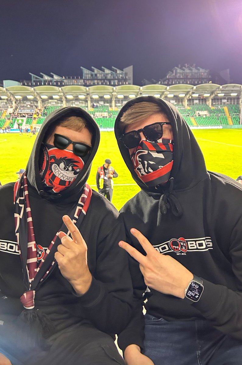 Best away end out in that dump in a long long time.

Up the fucking bedsheet painters