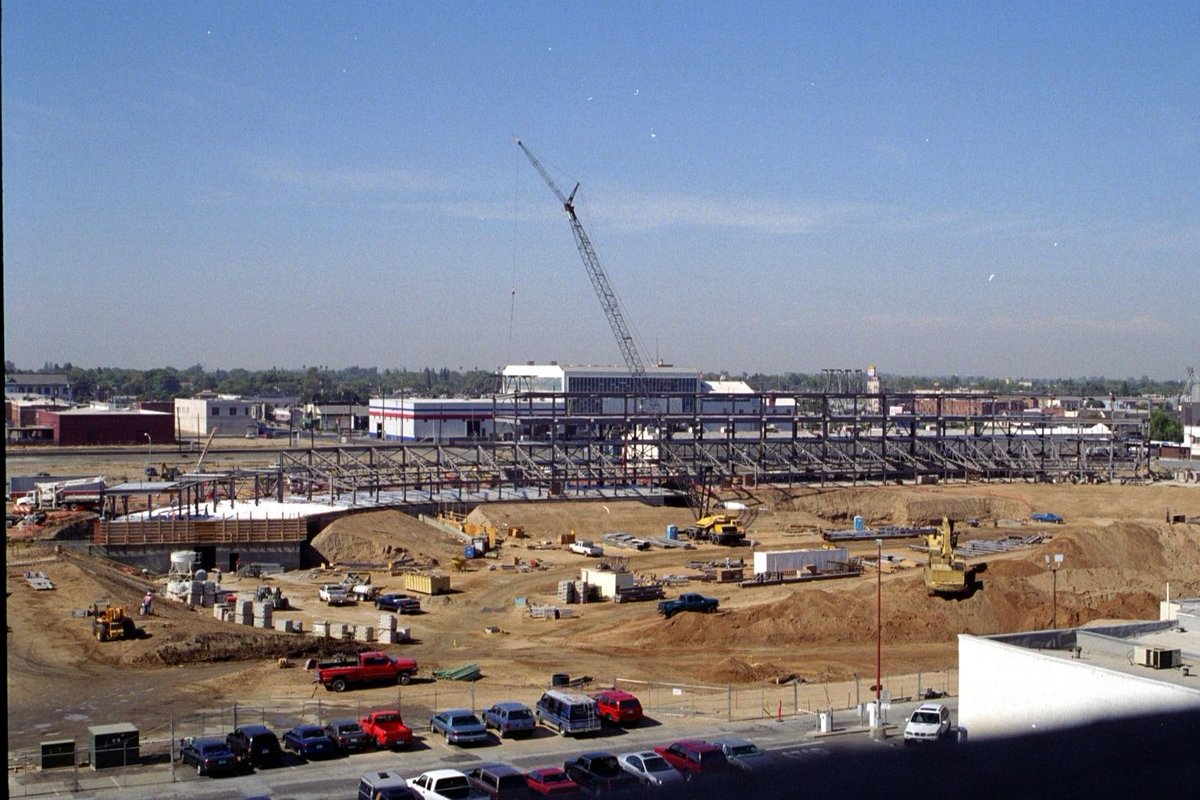 FresnoGrizzlies's tweet image. This Date in Grizzlies History: In September of 2001, what would open as Grizzlies Stadium began to take shape in the middle of Downtown Fresno.

#ItHappensHere