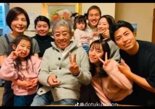 岩屋外務大臣の家族の写真が削除され始める。妻は中国人。