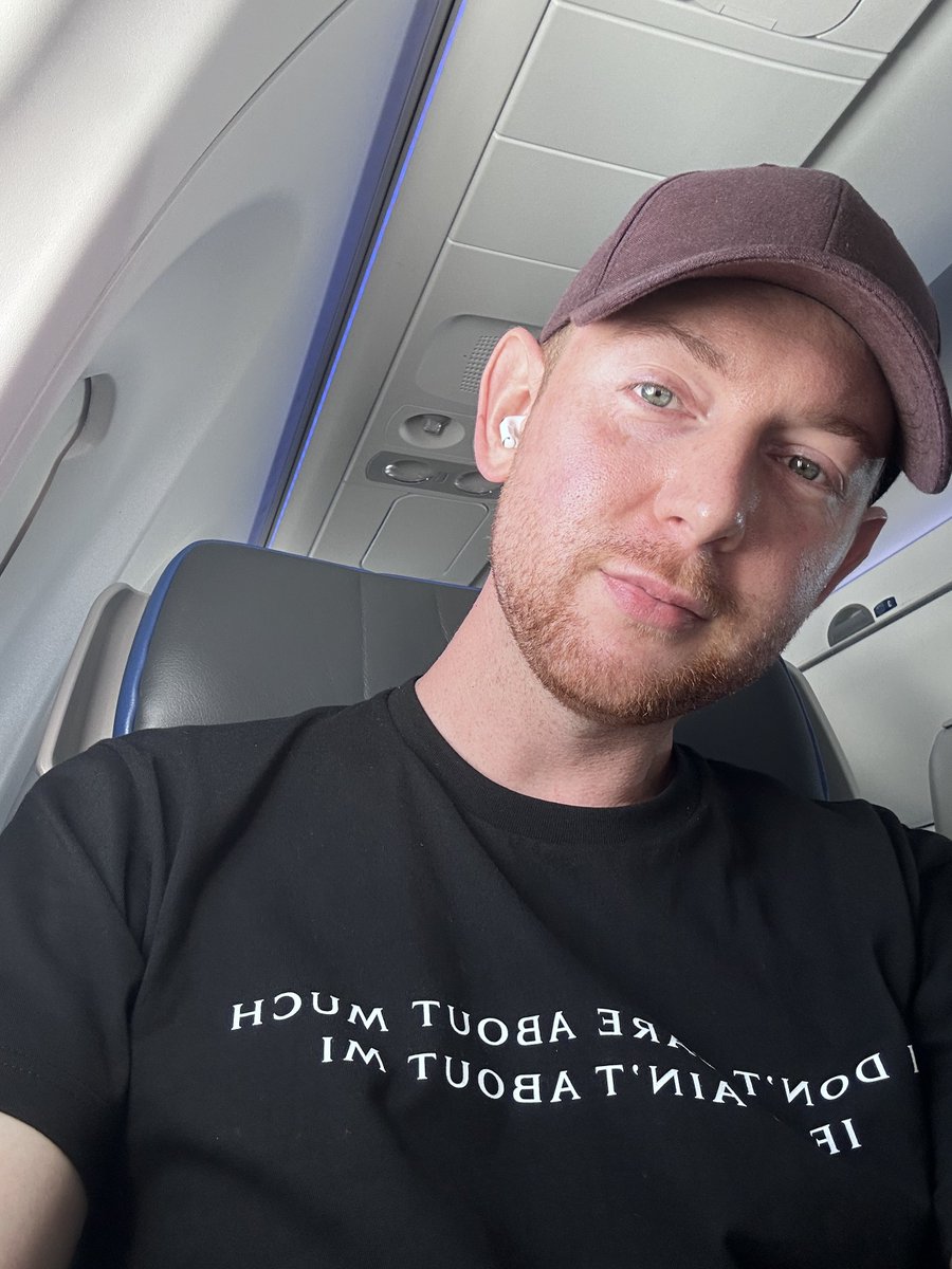 zkryhydn's tweet image. The shirt is working! So many people asking about “Mi” and when I tell them it’s for @MariahCarey new album #HereForItAll they get so excited and look it up! 😍