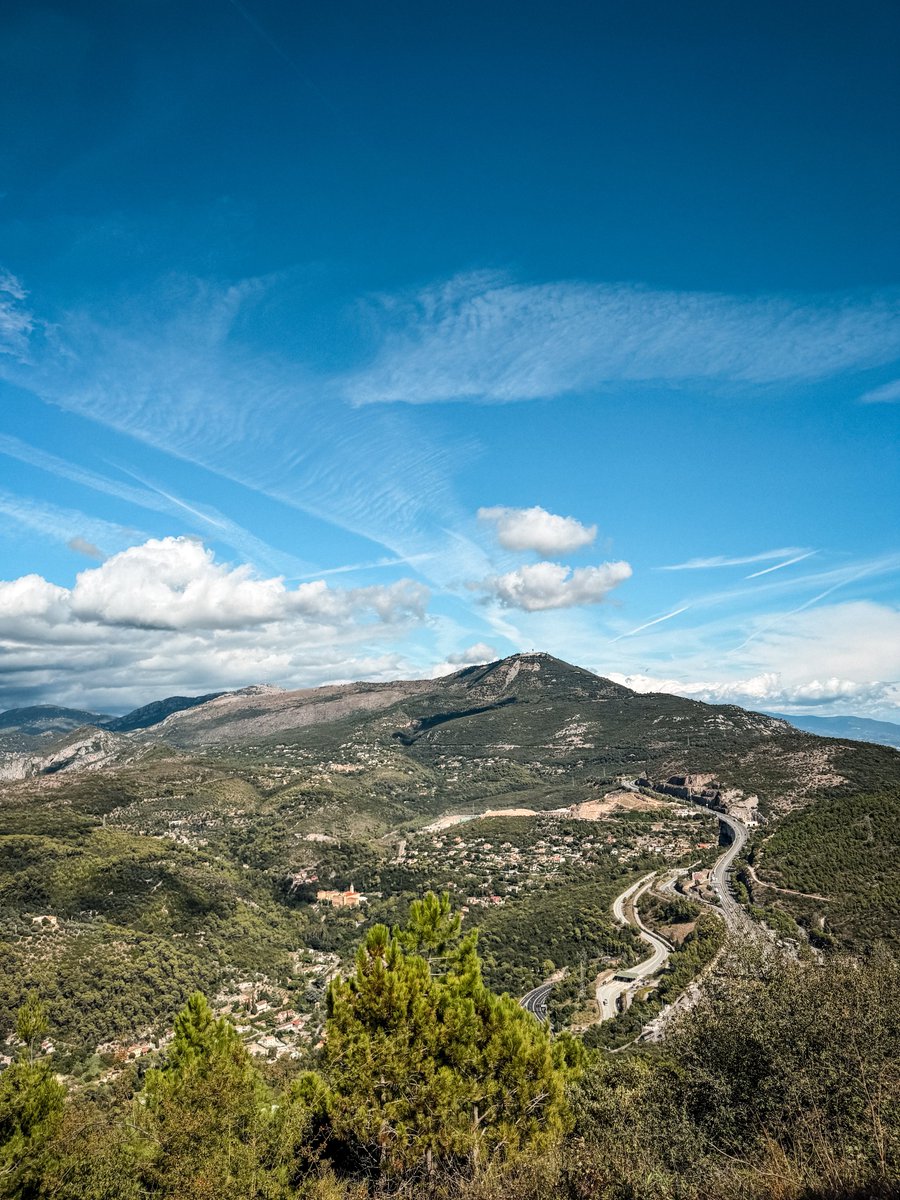ValtteriBottas's tweet image. Finding gravel… and views 🇲🇨

@tiffanycromwell