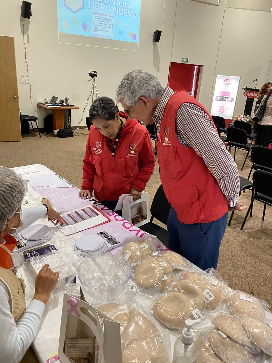 El presidente honorario <a href="/oscarfmuniz/">Oscar Muniz</a> asistió a la inauguración del Bazar Pink Power organizado por #DamasCMICEdoMéx en el que participaron nuestras adultas mayores de las #CasasDeDía. 
Este evento se propone la concientización sobre el cáncer de mama.
#UnidosConAmor ❤️