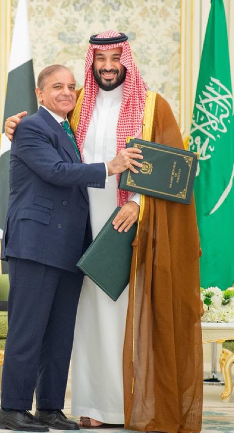 إختيار ولي خان، منسق رئيس الوزراء شهباز شريف :
من المقرر أن يزور سمو #ولي_العهد الأمير #محمد_بن_سلمان إلى #باكستان في نوفمبر القادم وستكون محطة بارزة في العلاقات مع خطط لإعلان إستثمارات كبرى وتعزيز التعاون الإقتصادي .