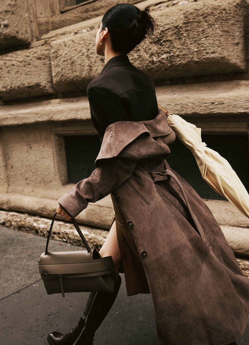 Mother is Mothering
#ZhangJingyixTods
#TodsSS26
<a href="/Tods/">Tods</a>