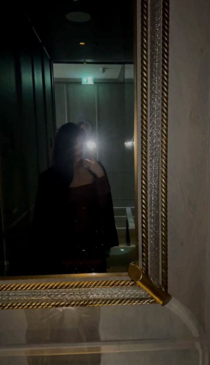 ElsaJim8's tweet image. Restaurant Paper Moon London I celebrated my evening time~ The atmosphere was amazing, and there was even a surprise tasty food😋🥰