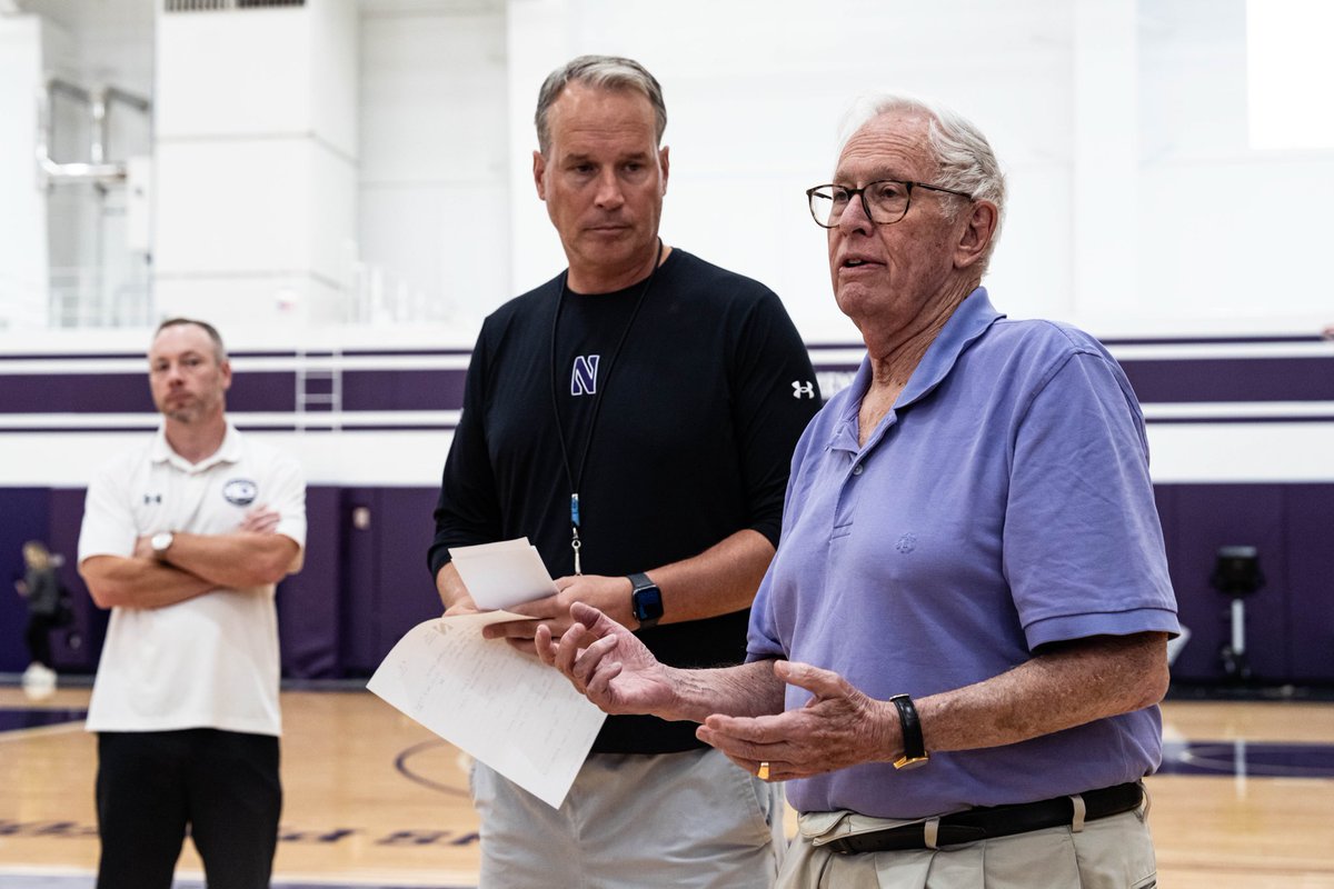 NUMensBball's tweet image. Great to have Northwestern president Henry S. Bienen at practice today 🟣