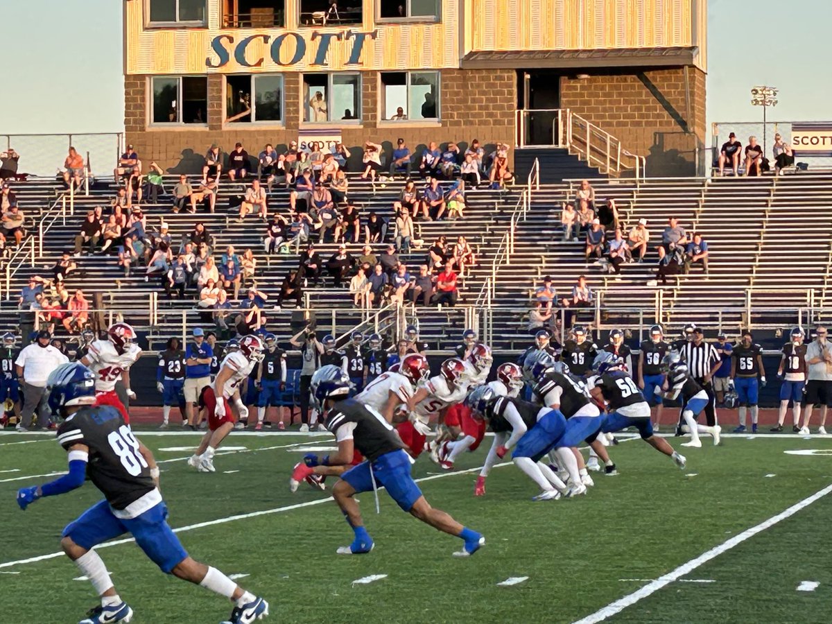 TheKCSD's tweet image. Friday night KCSD football ⁦@DixieHeightsHS⁩ vs. ⁦@ScottHSFootball⁩ ⁦#TeamKenton