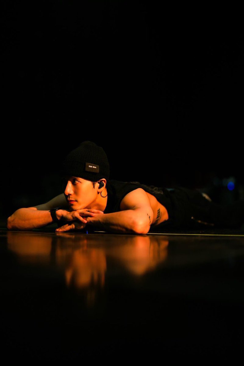 iamauwr's tweet image. Let Loose 📱📲

🎉🎉🎉🎉 10 M 🎉🎉🎉🎉

#JacksonWang 
#LetLoose 

👉 youtu.be/hrtYrPSI8Pw?si…