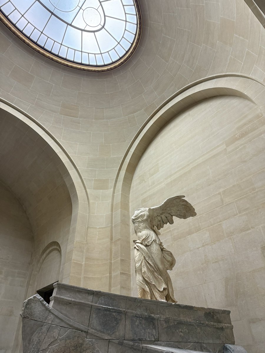 DevynButler7's tweet image. The Louvre🎨