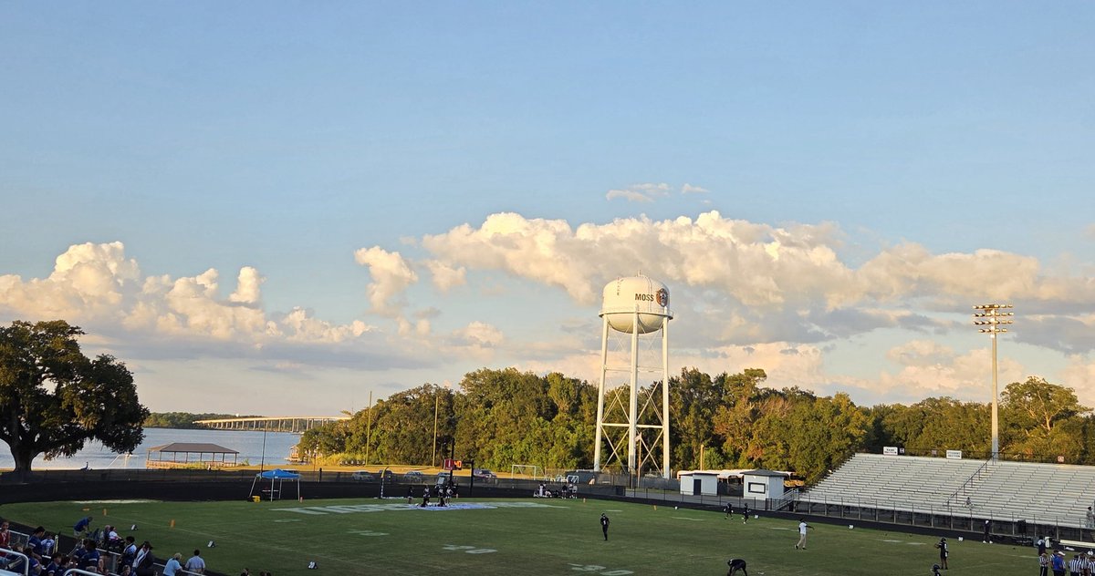 GSSportsOne's tweet image. Non-Region @misshsaa Football
Live From Lake Beardslee

Vancleave Bulldogs (1-3) at
Moss Point Tigers (1-3)

We have you covered for every scoring play here and the article this weekend on @South6Miss

@bshields0244 @AnsleyBrentTV
@LannyMixon @Coastfootball 
@Matt_DeGregorio