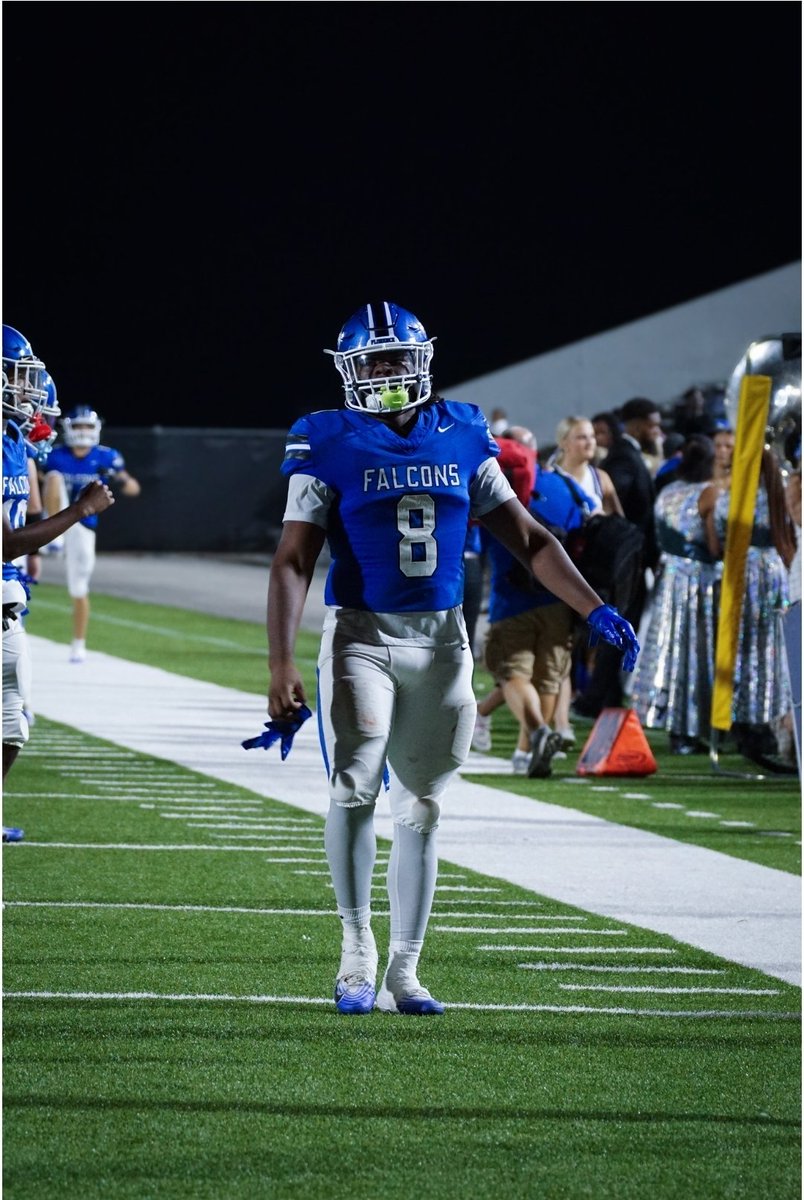 My mid season junior year highlights hudl.com/v/2Sm0Rg