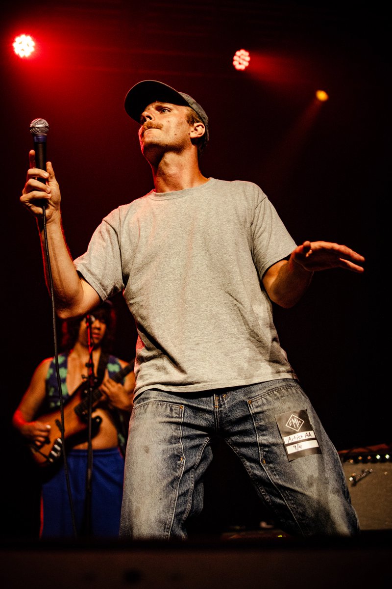 shutter16's tweet image. 🎸 #MacDeMarco's GUITAR tour with Mock Media packed out #FranklinMusicHalll for a sold-out Philly show that was pure distortion bliss.  Full recap + photos 📷 shutter16.com/guitar-live-at…
Coverage by @4kflame #Shutter16 #TwitFromThePit #GUITARLive #PhillyShows