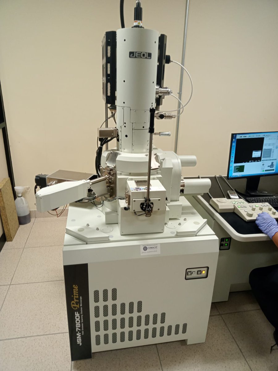 el microscopio de campo de emision electronico de barrido... uff... en el TecNM Tijuana unidad Otay en posgrado... la verdad una maravilla...