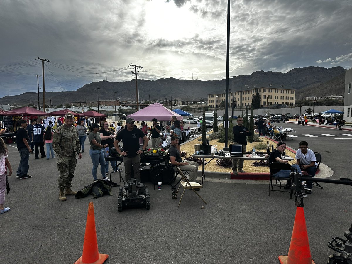 NuriRobles1's tweet image. Our Second Annual Fall Festival is underway. We have over 50 vendors and a magic show at 6PM. Stop by and enjoy some fun! #ItStartsWithUs #KnightNation