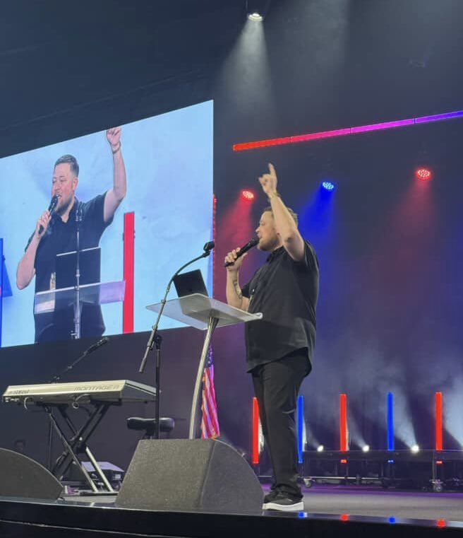 patrickfahlen's tweet image. In Newport Beach, at a memorial for Charlie Kirk, thousands gathered.

The media says faith is dying. But over 500 people gave their lives to Jesus that day.

Christianity isn’t declining. Comfort Christianity is.