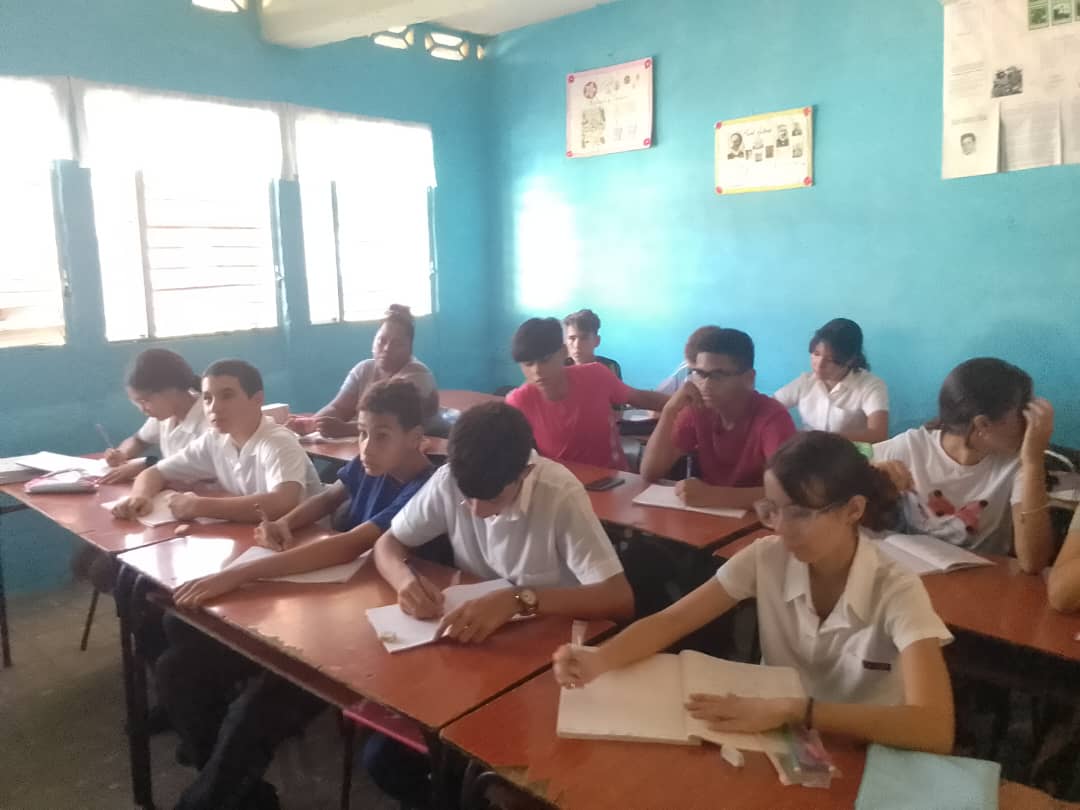 Para llegar a un 29 de Elecciones Pioneriles  se necesitan aulas llenas de color,brillo,alegria ,cada estudiante,cada maestro se prepara para esperar este día, emulando a cada uno ,esto es lo que somos y lo que soñamos ,y si queremos lograr una escuela amena y cautivadora