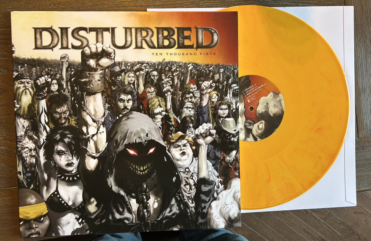 Thepitbull00's tweet photo. Twas a good day.
#newvinylday @Disturbed @davedraiman https://t.co/2bi91D4i0P