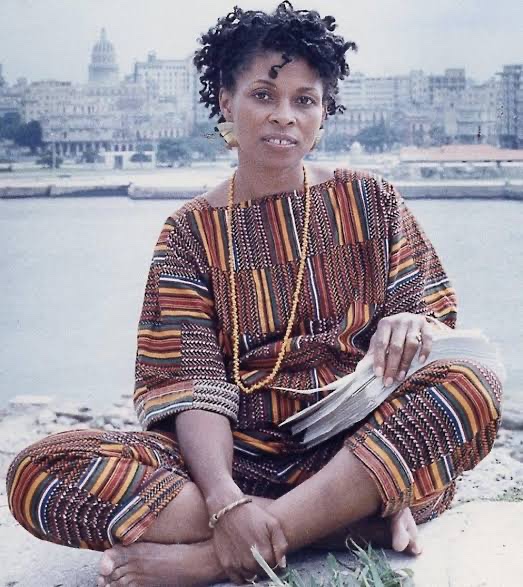 “…Ela é Maria, Afeni, Angela, ASSATA, Armelia eu: Huey…”

Esteja paz, Pantera Preta Assata Shakur 🕊️