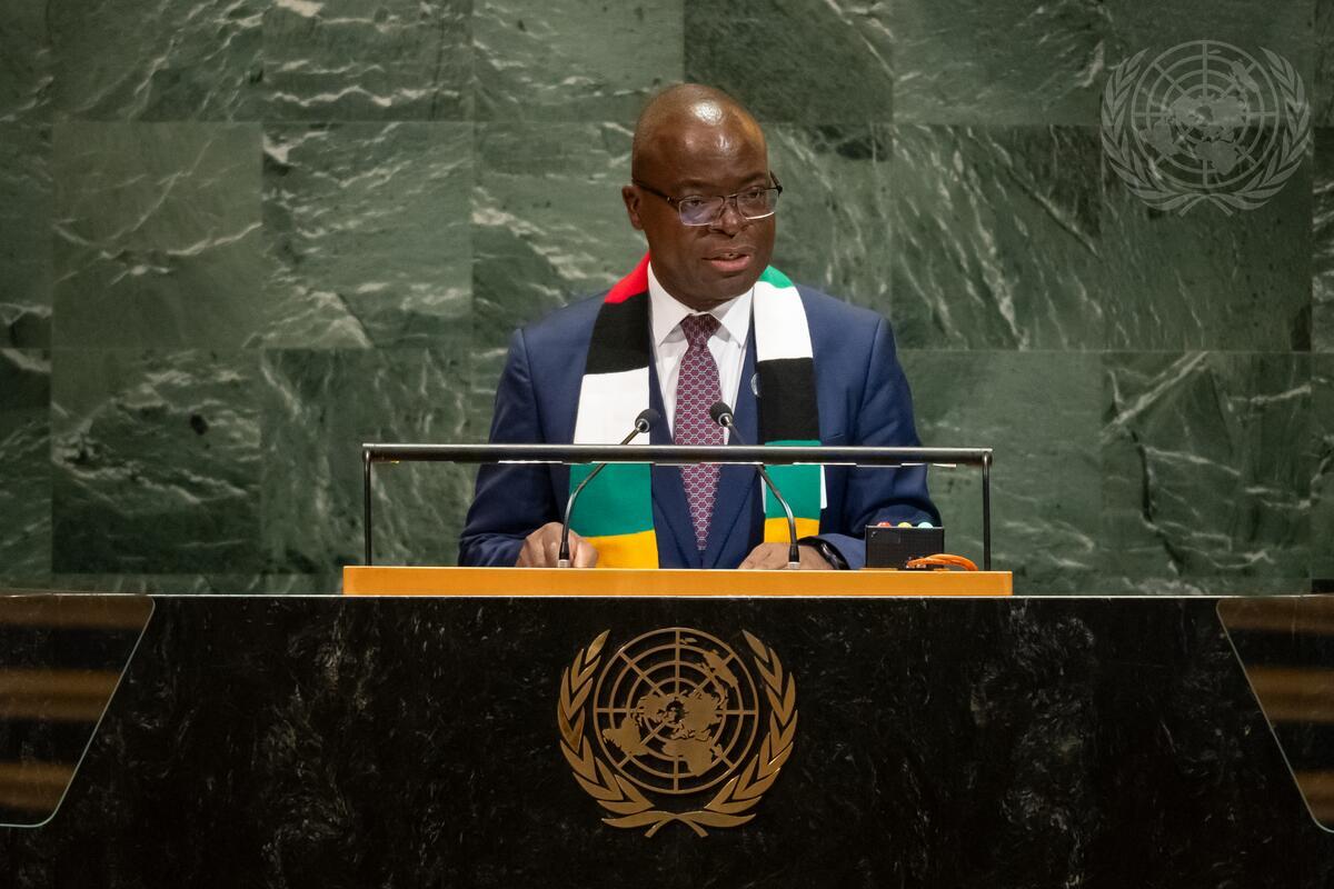 Journal of the United Nations (@journal_un_onu) on Twitter photo H.E. Amon Murwira, Minister for Foreign Affairs and International Trade of Zimbabwe 🇿🇼 <a href="/UN/">United Nations</a> #GeneralDebate
🔗Access the recording and transcript of the statement here: gadebate.un.org/en/80/zimbabwe
#UNJournal #UNGA80
© UN Photo/Laura Jarriel H.E. Amon Murwira, Minister for Foreign Affairs and International Trade of Zimbabwe 🇿🇼 <a href="/UN/">United Nations</a> #GeneralDebate
🔗Access the recording and transcript of the statement here: gadebate.un.org/en/80/zimbabwe
#UNJournal #UNGA80
© UN Photo/Laura Jarriel
