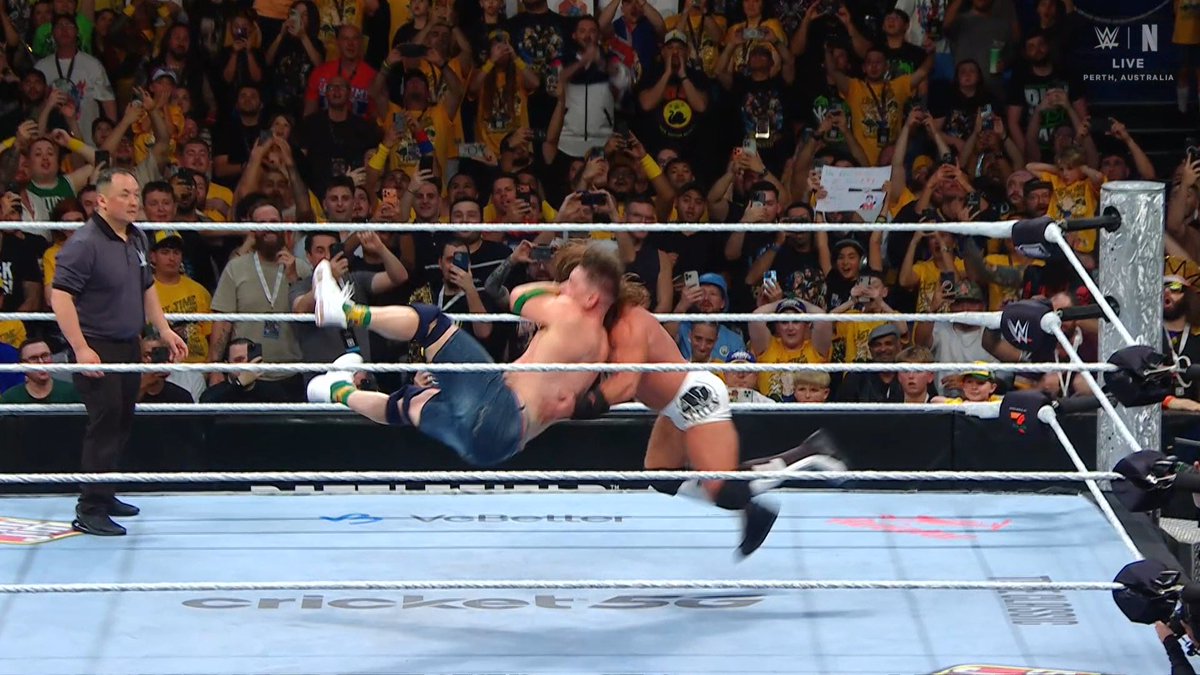 Usoucey_'s tweet image. RKOOOOOO
#WWECrownJewel