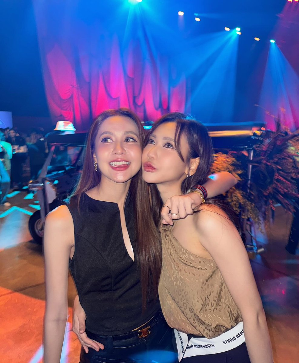 PZand_KTR's tweet image. -- จะ 9 or 10 year แล้วนะ --
         ...........(♡♡)............
           รักกันมาก(กว่าเดิม)ด้วยซ้ำ
Grow up together (เติบโตไปด้วยกันนะ)
 ...หนักนิดเบาหน่อยก็อภัยให้กันนะคะ😊...

#NamneungNoey #น้ำหนึ่งเนย