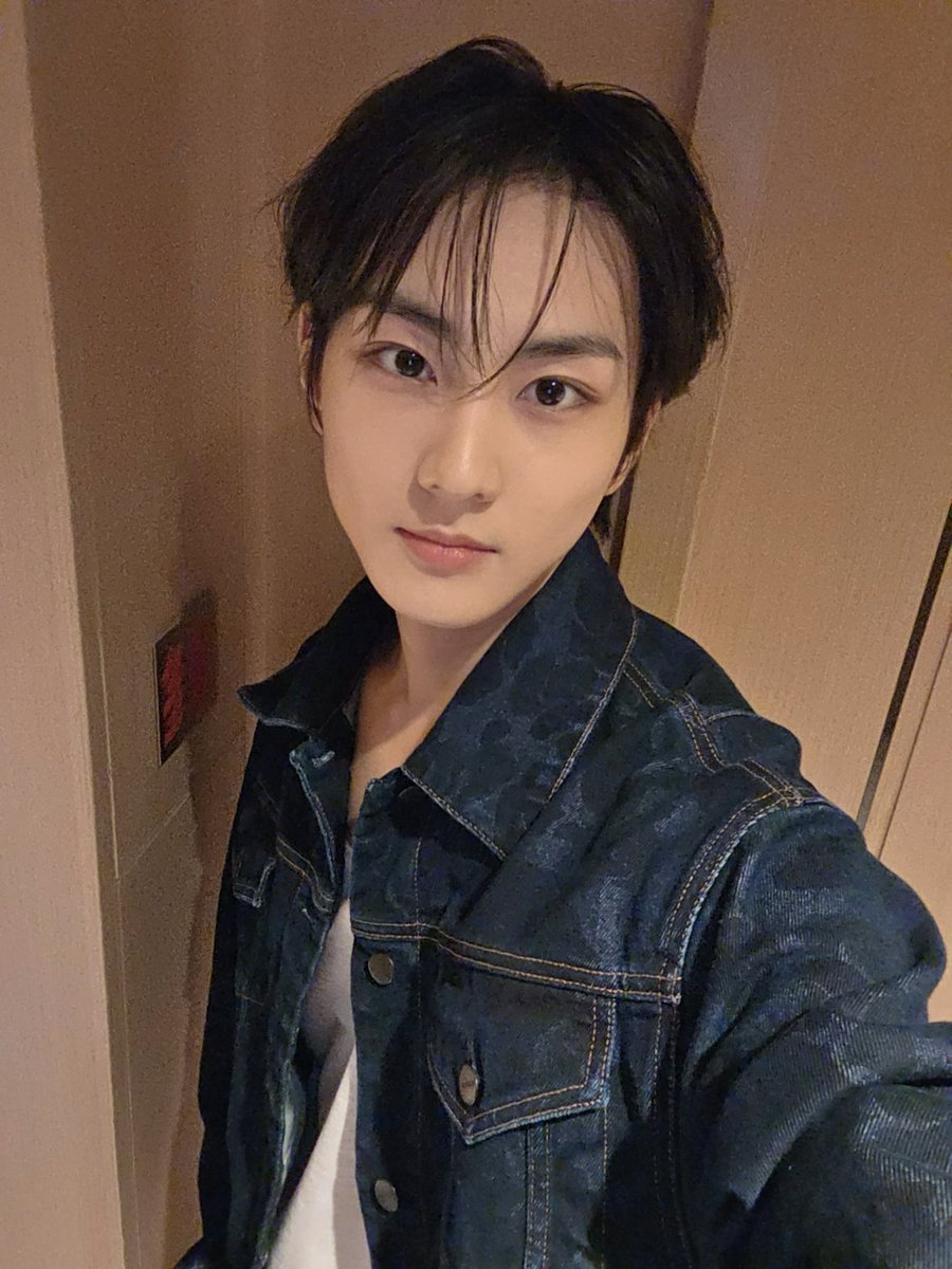 WVRS | 251011

#JUNGWON 🌟 wrote a post:

Did you have a good Saturday?

#정원 #ENHYPEN #엔하이픈 <a href="/ENHYPEN_members/">ENHYPEN</a> <a href="/ENHYPEN/">ENHYPEN OFFICIAL</a>