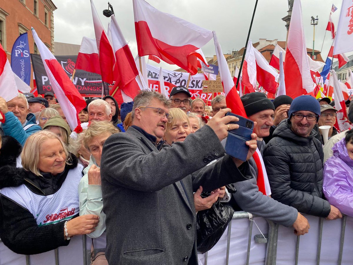 WasikMaciej's tweet image. Maszerujemy w obronie Polski 🇵🇱✌️ #wObroniePolski #protest