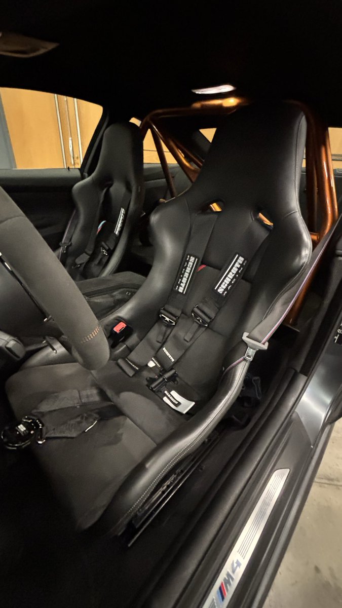 iiyamagmaster's tweet image. En direct du @frenchtourcompetition , le week-end sera très très chaud avec de grosses équipes GT7 venue de toute l’Europe bravo 🤘 et que le meilleur gagne 🔥🔥🔥
#monitors4gamers #simracing #driver #ecrangamer