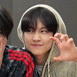 nuunng2's tweet photo. 아 님 왤케 귀여움...
설표포즈꾸준히하는거 너무너무기엽따 https://t.co/bKKqgPmEVv