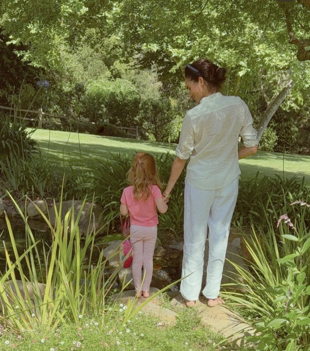 SussexPrincess's tweet image. Happy International day of the girl from Meghan and Lili 💖