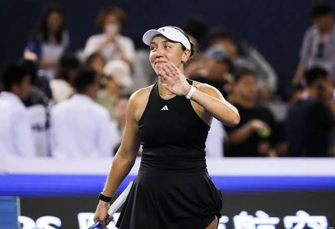 Jessica Pegula d. Sabalenka 2-6 6-4 7-6

Down 2-5 in the 3rd.

Pegula becomes the only player to beat Aryna in Wuhan, snapping her 20 match win streak.

She also snaps Aryna’s streak of 19 consecutive tiebreaks won &amp; breaks a 4 match losing streak against Aryna. 

Into her 6th