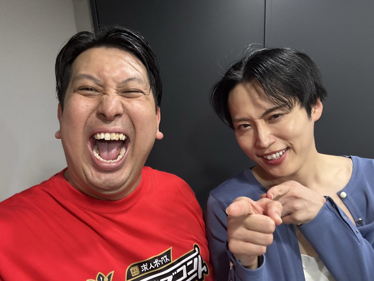 kando_jjj's tweet image. キングオブコントありがとうございました！！！
ロングさん！
優勝おめでとうございますっ！
かっけえパイセンっ！！

大好きなコント2本できて本当に嬉しかったです！！！
池ちゃんが新ギャグぶち込んだのカッコ良すぎました！

また来年だっ！！！！！

#キングオブコント