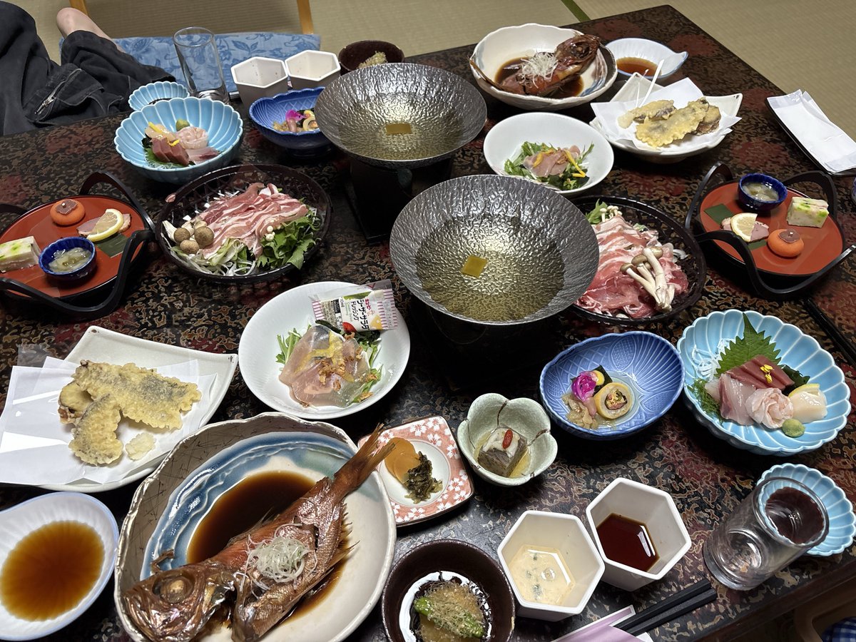 そういえば熱海来てまつ✌️
なんも写真撮ってなかったけどご飯の写真だけはある！
沢山食べた！！！