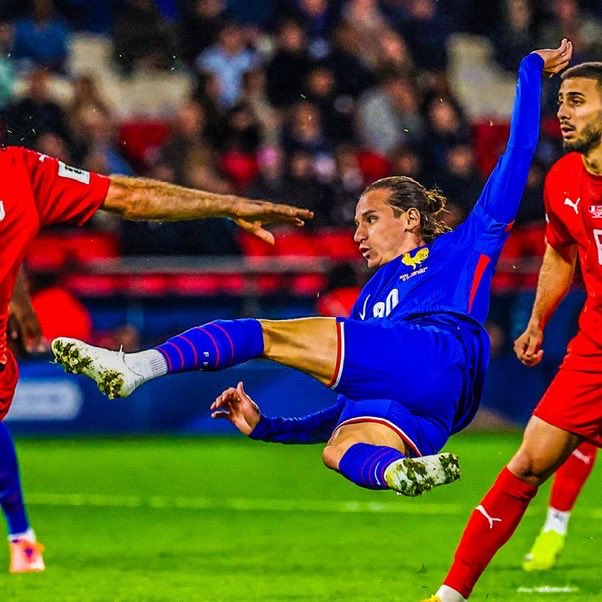 Aujourd’hui tout le monde crie au génie pour Thauvin. Mais quand il marchait sur la L1 avec l’OM, personne ne bronchait. Que ça te plaise ou non, c’est factuel.