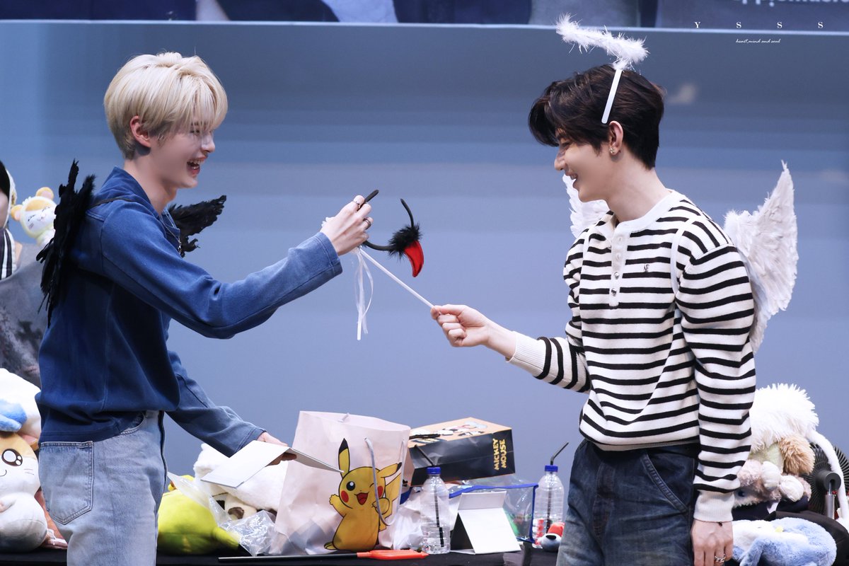 YSSS_nb's tweet image. 251011 팬사인        

#장하오 #ZHANGHAO #章昊 #ジャンハオ 
#성한빈 #SUNGHANBIN #成韩彬 #ソンハンビン  #ZEROBASEONE #ZB1 #HAOBIN