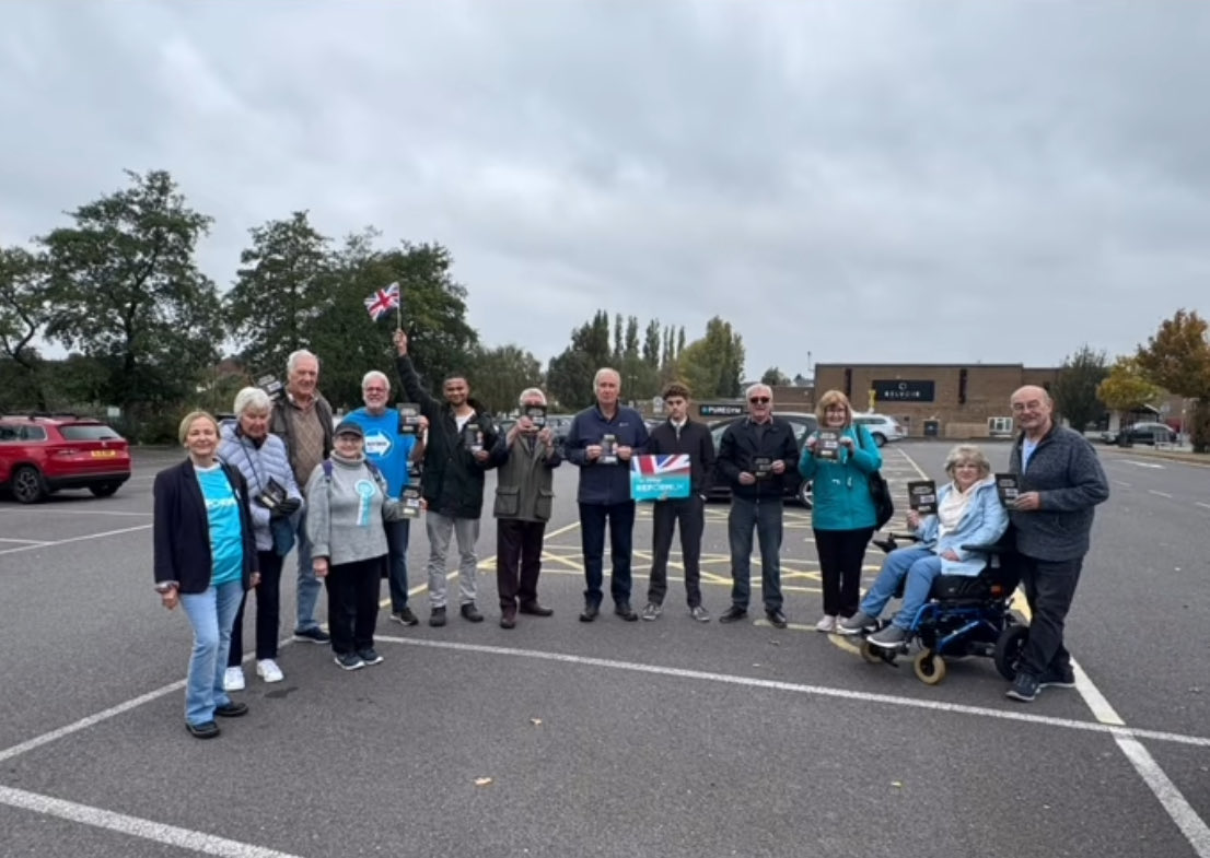ReformDaily_'s tweet image. 🇬🇧 NW Leics Reform UK volunteers hit the streets today for the Lawless Britain campaign - 1000s of leaflets delivered right across the district!

“Massive thank you to everyone involved, especially our elected Cllrs who are still out there helping - not just at election time” 👏…