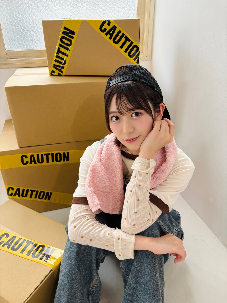sendenbu_staff's tweet image. 📣ときめき♡いんふぉ📣 ̖́

／
  現在発売中「FINEBOYS 11月号」📚
  #超とき宣 連載に #小泉遥香 登場🩷
＼

おはるのバイトテーマは、
引越しバイト！📦🧢💪🏻

今月もチェックお願いします😉🩷

#FINEBOYS @FINEBOYS_JP