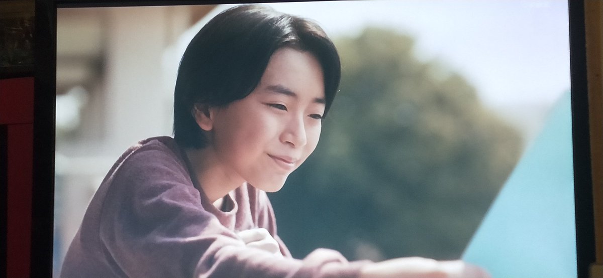 Brit_toru's tweet image. 最後のシーンも考察のヒント🙄
この子はきっとターボー(#森本慎太郎)だよなー!!
タイムカプセル掘り返す時に来てなかったし、この絵はヒーローの絵だからイジメっ子を退治してる感じで殺して行ってるのかも😲
#良いこと悪いこと #イイワル
#ドラマ好き #ドラママニア
#考察ドラマ #イイワル考察